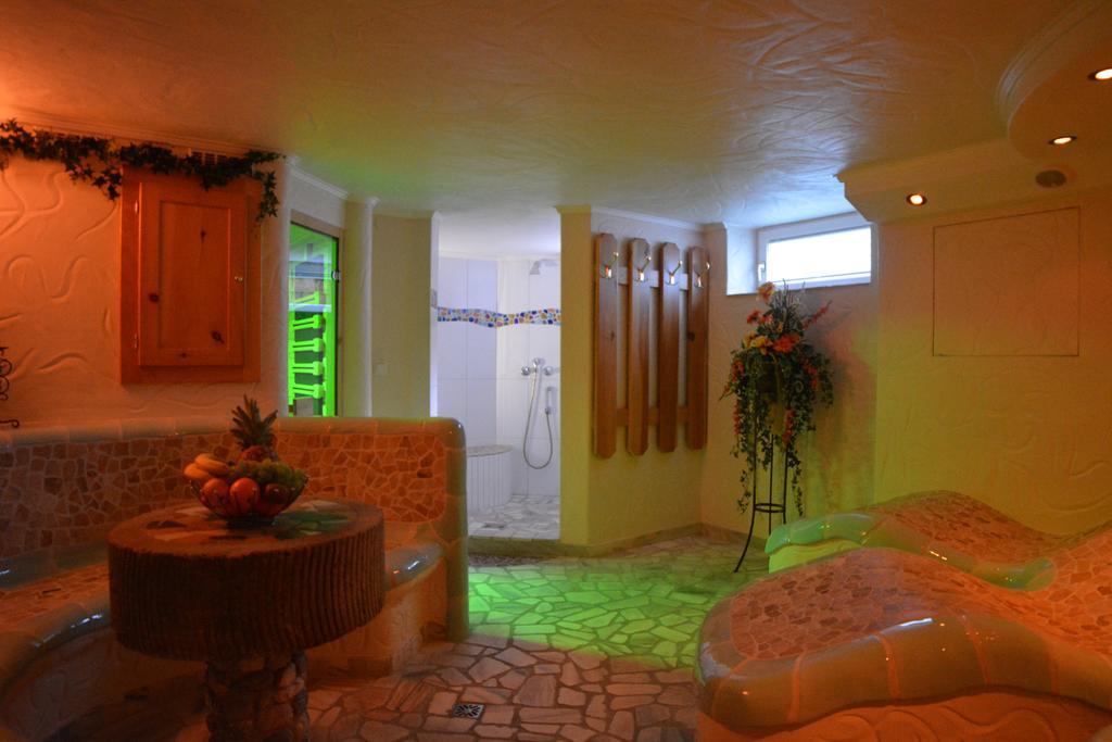 Peterwirt Hotel Бад Митерндорф Екстериор снимка